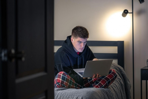 Студентов-иностранцев выдворят из России за рисунок конопли в общежитии Воронежа