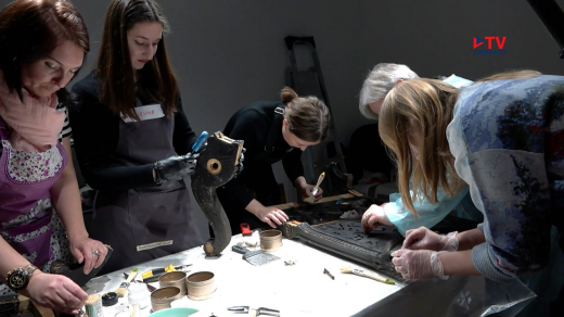 В Воронеже реставрируют уникальное кресло сестры Станиславского