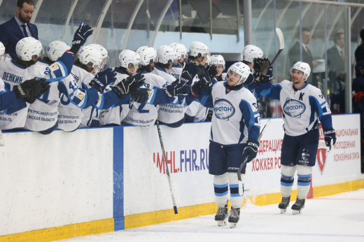 Хоккеисты из Нововоронежа дважды обыграли в гостях самарцев