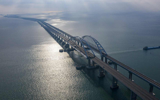 Электромобили не пустят на Крымский мост из соображений безопасности