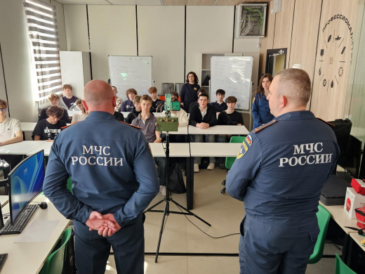 Будущим специалистам беспилотных авиасистем рассказали об использовании дронов в пожаротушении