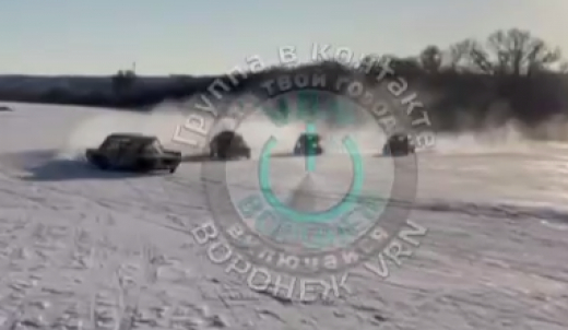 Ледяной дрифт: воронежцы превратили замёрзшее озеро в гоночный трек