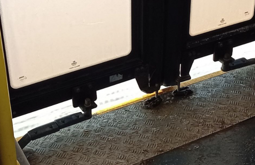 Ледяная вентиляция появилась в мороз в воронежской маршрутке