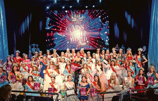 Английский с полутора лет, йога и воздушная акробатика: как воронежская первоклассница стала самой красивой девочкой в России