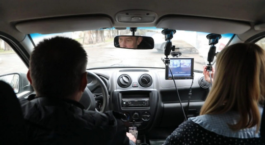 «Будем не только штрафовать, но и показывать нарушителей публично»: мэр — о борьбе с парковкой на газонах