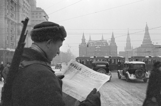 «Немец взял меня на руки, и мама закричала». В 1941-м они были детьми. Чем запомнились им страшные военные времена?