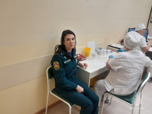 В Красногорске сотрудники МЧС приняли участие в акции «35 добрых дел»