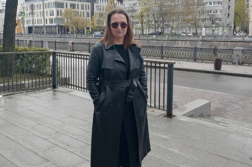 «Жизнь»: Внучка Людмилы Гурченко Елена опубликовала фото с прогулки в Москве