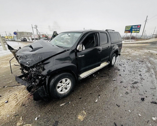 Пенсионер на Toyota снёс с дороги самосвал в Воронежской области