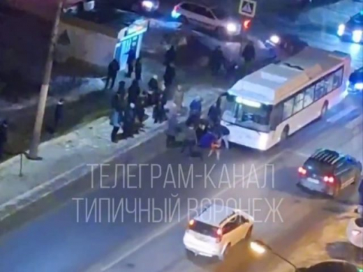 Автобус сбил подростка на пешеходном переходе в Воронеже