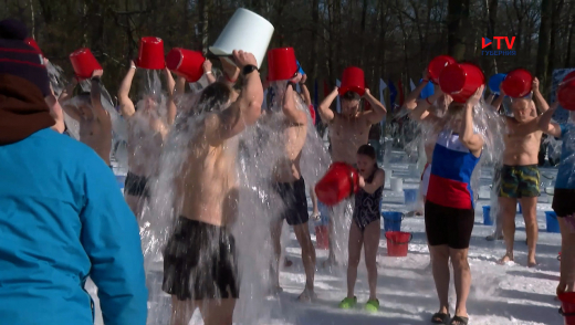 Два воронежских министра облились ледяной водой под открытым небом