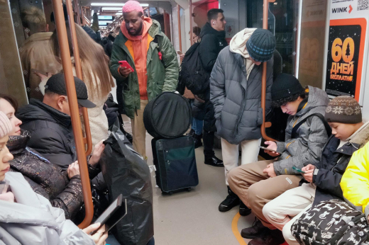 Этикетолог Богачева: Не нужно говорить про возраст, когда уступаешь место