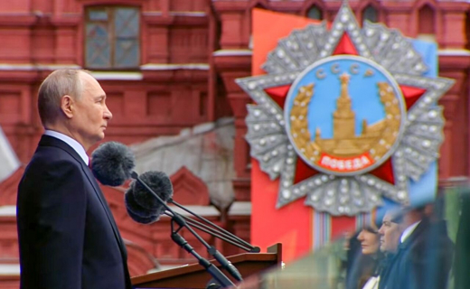 Владимир Путин поздравил россиян с Днём Победы