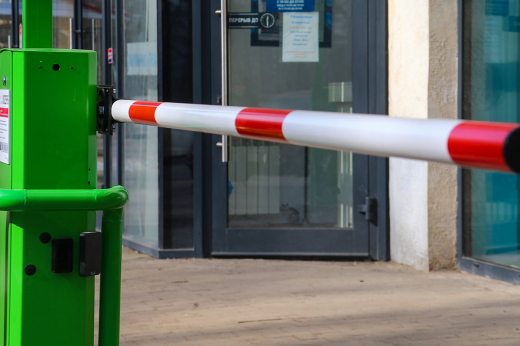 Конфликт из-за шлагбаума у ЖК «Ильинойс» в Красногорске закончился стрельбой