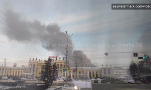 Над вокзалом «Воронеж-1» поднимается густой столб дыма