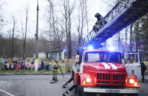 Пожарные Рошаля провели учения в детском саду