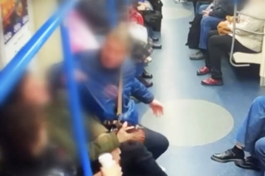В Москве задержали пассажира, напавшего на юношу в вагоне метро