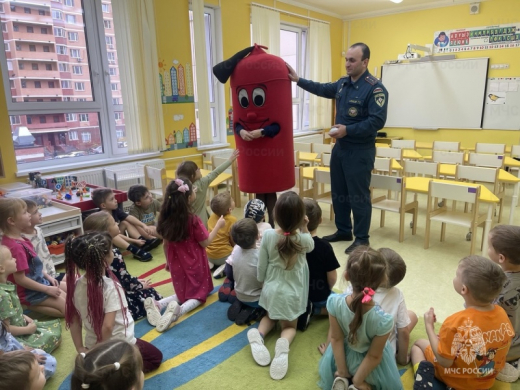 Огонь - друг или враг? В Ленинском округе продолжаются профилактические мероприятия с детьми