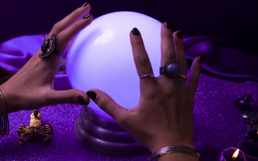 В Воронеже полицейский похитил 12 тыс. долларов при обыске у адвоката по «магическому делу»