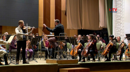 «Он знает, чего хочет от оркестра»: в Воронеже выступил столичный скрипач-виртуоз Павел Милюков