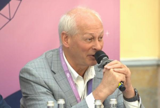 Притяжение Земли. На создание первого отечественного спутника связи уйдет шесть лет