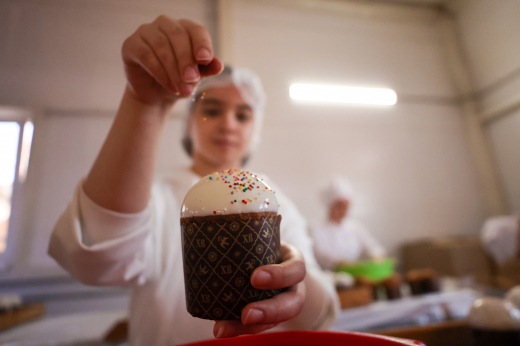 В 2025 году производители в Москве изготовили более 4,5 млн куличей и кексов