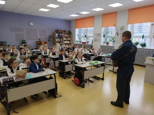 В образовательных учреждениях Реутова прошли уроки по безопасности жизнедеятельности в рамках тематики гражданской обороны