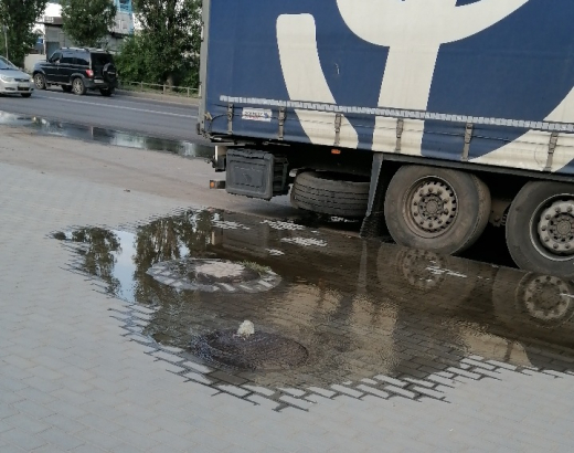 Три дома и ресторан остались без воды на левом берегу Воронежа