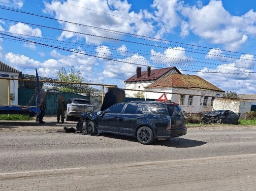 Двое 6-летних детей пострадали при столкновении иномарок в воронежском Малышево