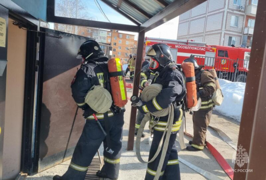В Чеховском техникуме прошли пожарно-тактические учения по отработке действий при пожаре в учреждении образования