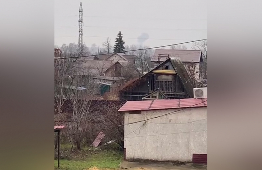 Взрыв неразорвавшихся частей упавшей в воронежском СНТ ракеты попал на видео