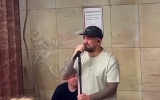 Опубликовано видео выступления рэпера Басты в переходе московского метро