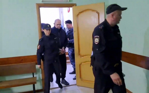 «Жирная, но не финальная точка»: губернатор Хинштейн пообещал продолжить борьбу с коррупцией после приговора своему предшественнику Смирнову