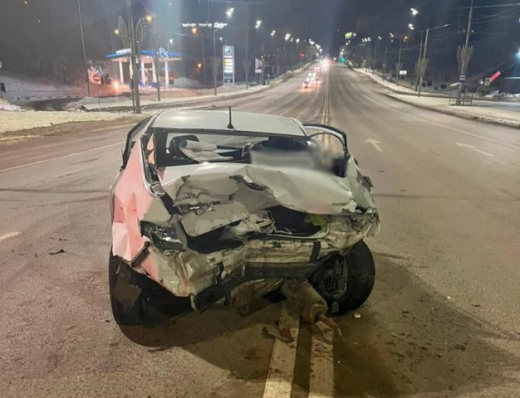 Kia Rio и BMW столкнулись ночью в центре Воронежа: есть пострадавшие