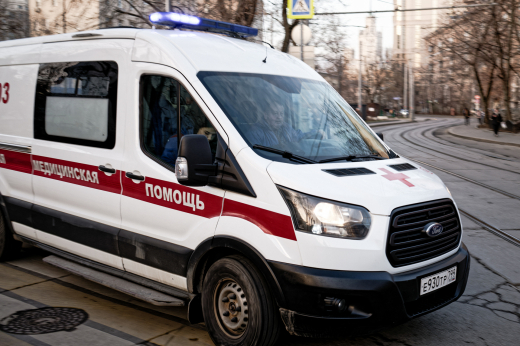 В Истре врачи спасли мужчину от слепоты после попадания проволоки в глаз