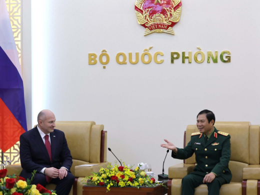 Глава МЧС России Александр Куренков провел переговоры с начальником Генерального штаба Вьетнамской народной армин Нгуен Тан Кыонгом