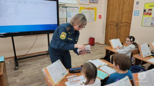 Каширские школьники узнали, почему телефон нельзя оставлять на зарядке под подушкой