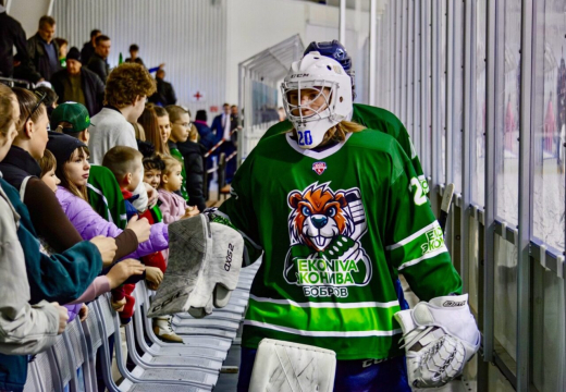 Хоккеисты из Боброва проиграли в первом матче четвертьфинала Молодежной лиги