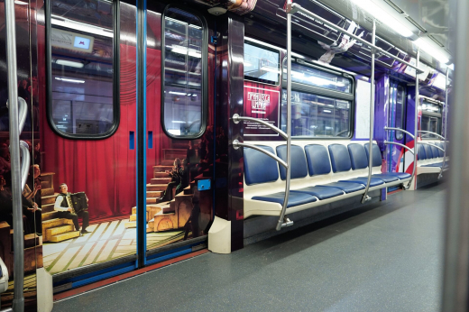Девушка написала заявление на избившего и оскорбившего ее мужчину в метро Москвы