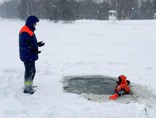 В Щёлкове прошло занятие по правилам поведения на льду