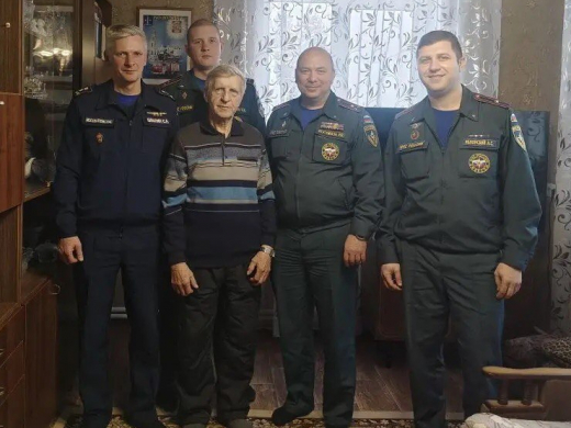 Ветерана пожарной охраны Николая Канунникова поздравили с днем рождения