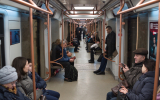 Москвичи забывали на Большом кольце московского метро купальник и медицинский снимок