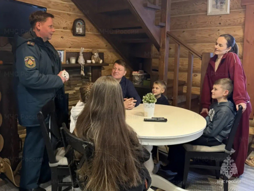 Совместные рейды сотрудников МЧС России и представителей органов соцзащиты продолжаются в Подмосковье