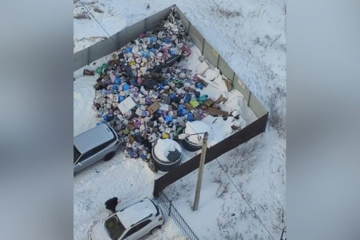 Элитный ЖК превратился в свалку из-за коллапса с вывозом мусора в Воронеже