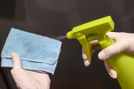 В Москве задержали уборщицу, укравшую у пенсионерки украшения и серебряные монеты