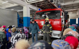 Маленькие исследователи в гостях у настоящих героев: воспитанники детского сада посетили пожарную часть Наро-Фоминска
