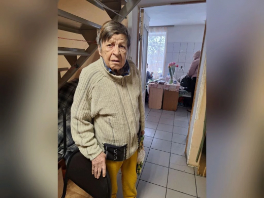 Воронежец выгнал престарелую мать из квартиры, и она поселилась в подъезде