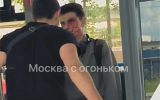 В Москве мужчина избил двух молодых людей в автобусе