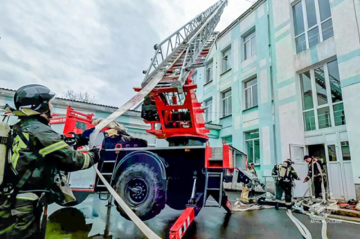 Уроки безопасности: в школе №17 тушили условный пожар