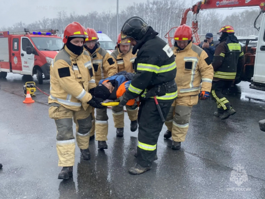 Навыки проведения аварийно- спасательных работ при ликвидации последствий ДТП отработаны на учениях в Одинцово